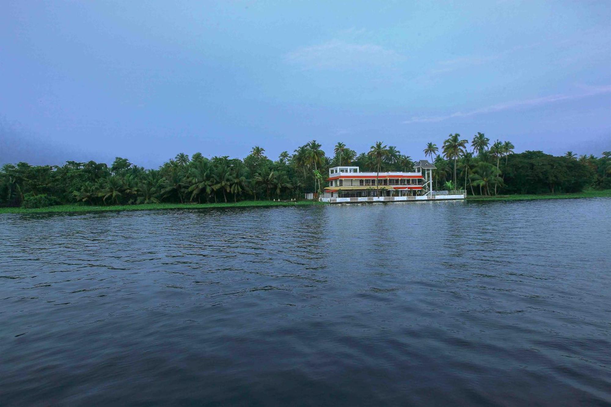Vembanad Village Backwater Resort Alappuzha Ngoại thất bức ảnh