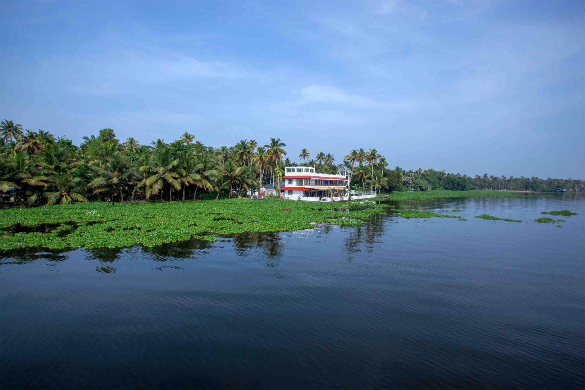 Vembanad Village Backwater Resort Alappuzha Ngoại thất bức ảnh
