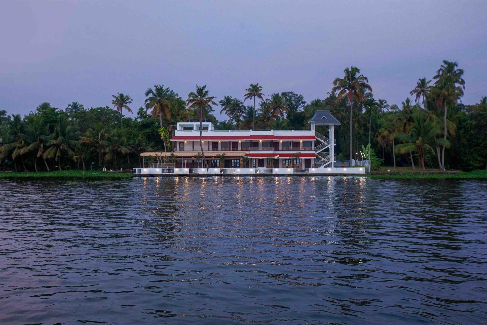 Vembanad Village Backwater Resort Alappuzha Ngoại thất bức ảnh