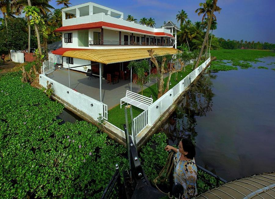 Vembanad Village Backwater Resort Alappuzha Ngoại thất bức ảnh