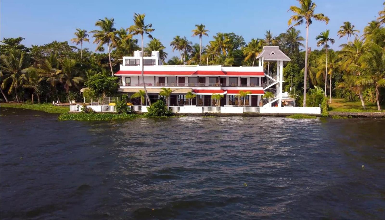 Vembanad Village Backwater Resort Alappuzha Ngoại thất bức ảnh